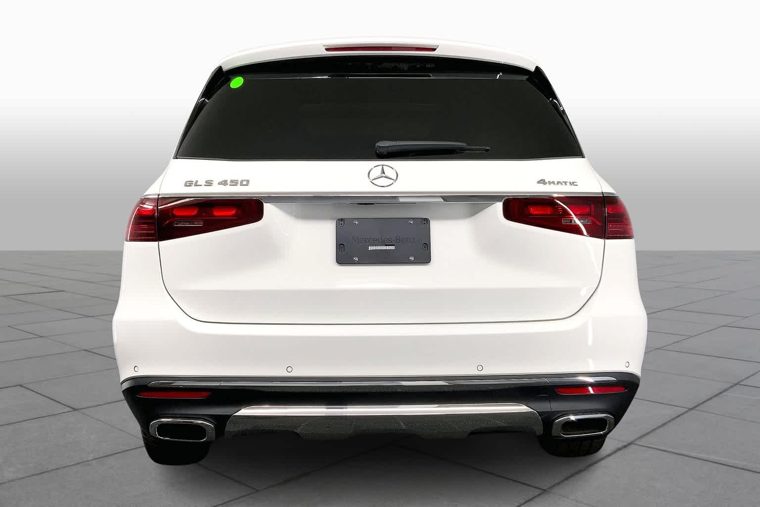 2025 Mercedes Benz GLS 450 4MATIC photo 2