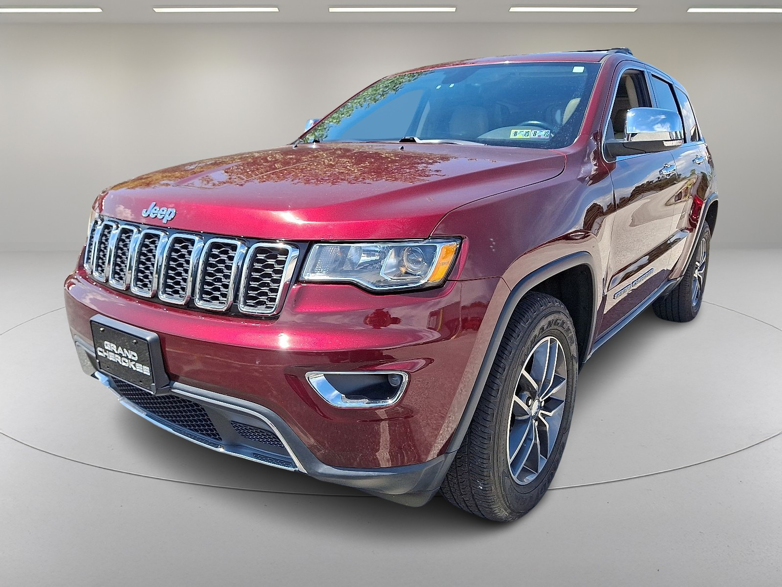 2017 Jeep Grand Cherokee Limited photo 2