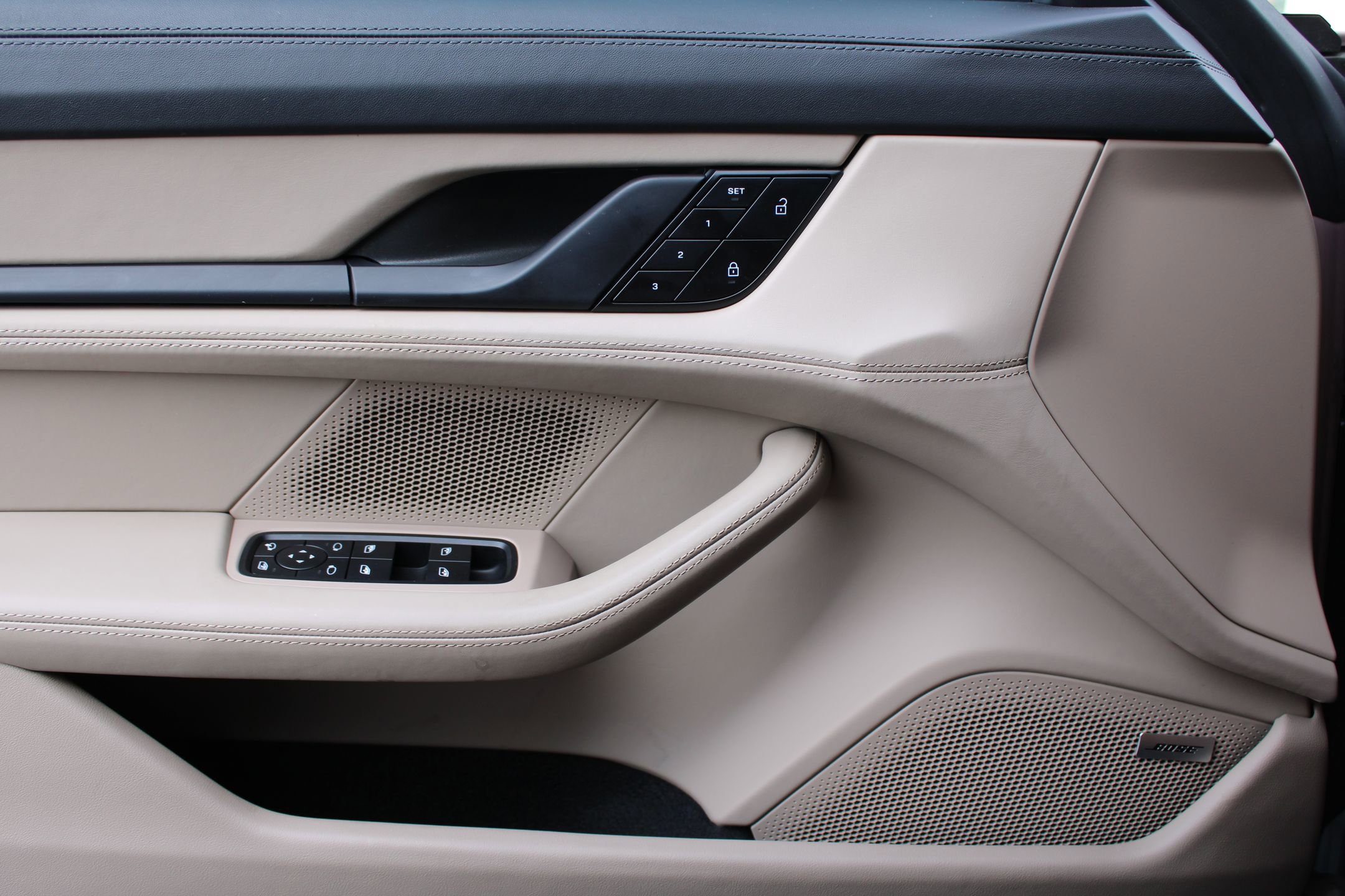 2023 Porsche Taycan 4S photo 13