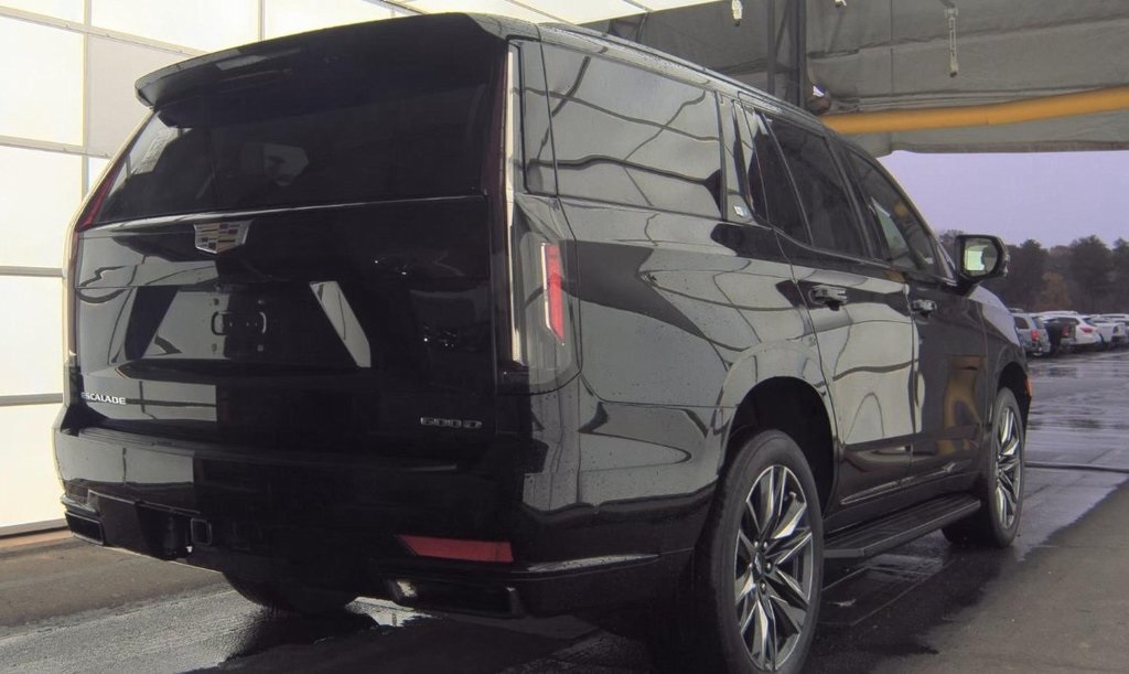 2021 Cadillac Escalade Sport photo 3