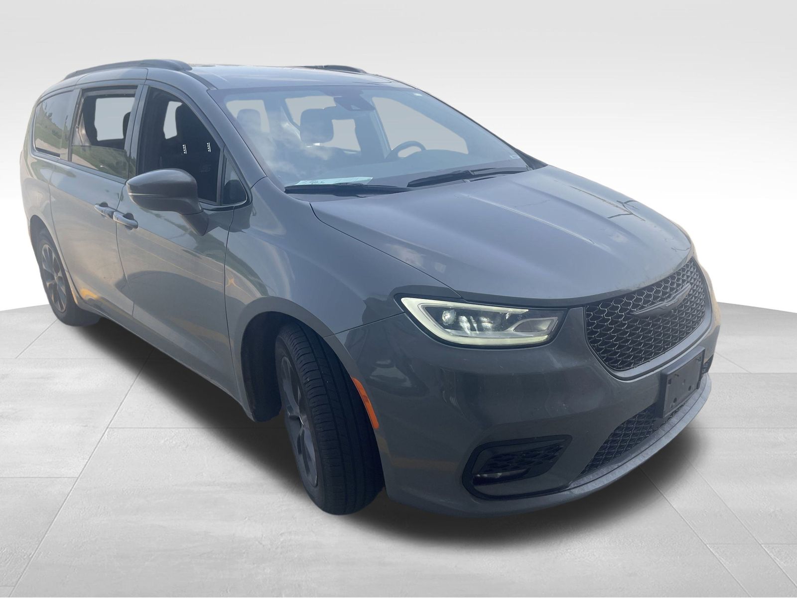 2021 Chrysler Pacifica Touring photo 3