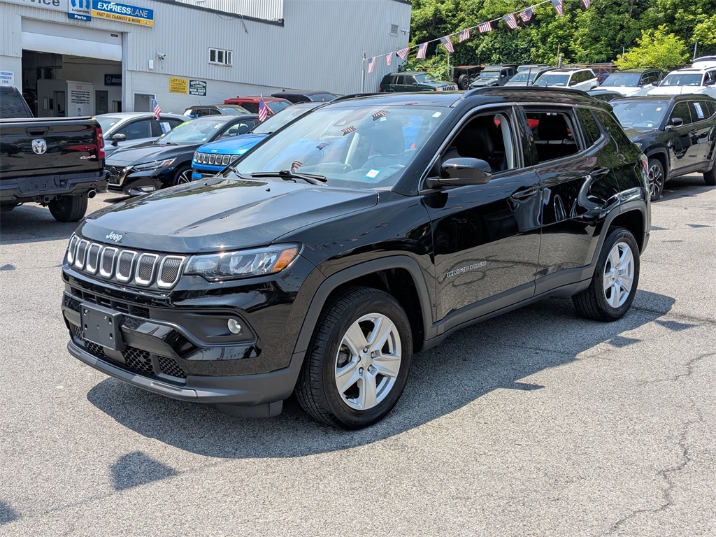 Used 2022 Black Jeep Latitude image 1