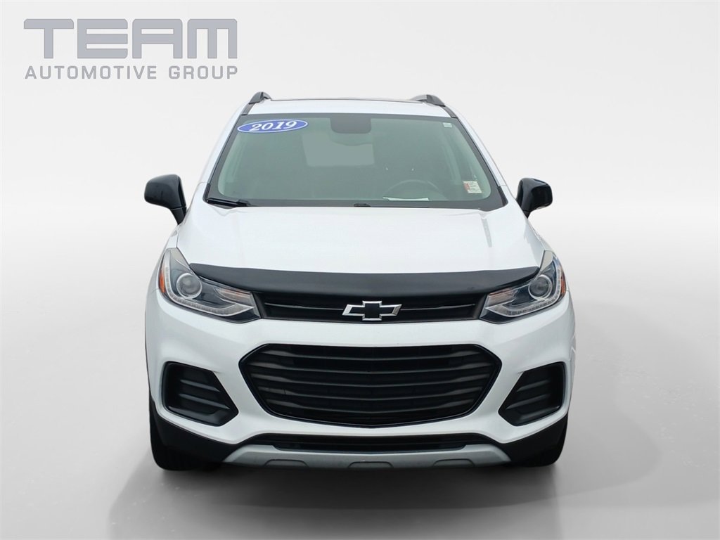 2019 Chevrolet Trax LT photo 2