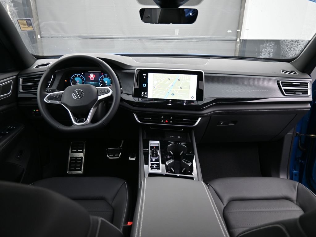 2025 Volkswagen Atlas Cross Sport SEL R-Line photo 41
