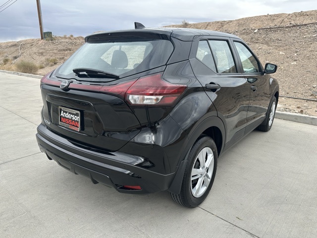 2025 Nissan Kicks Play S photo 6