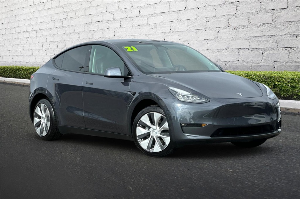 Used 2021 Tesla Model Y Standard Range with VIN 5YJYGDED2MF133156 for sale in Oakland, CA