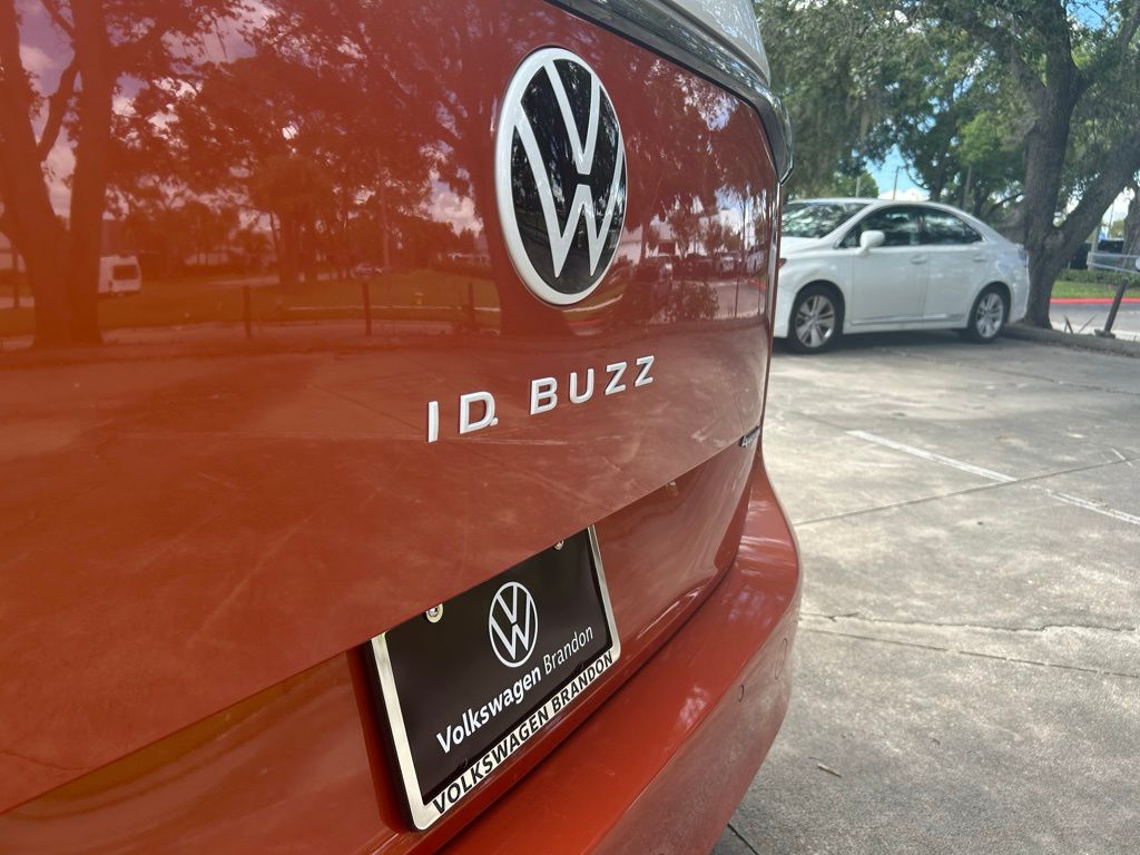 2025 Volkswagen ID. Buzz Pro Plus photo 20