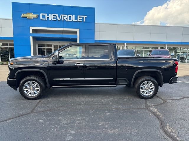 2025 Chevrolet Silverado 2500HD High Country photo 3