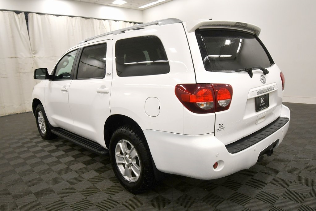2018 Toyota Sequoia SR5 photo 4