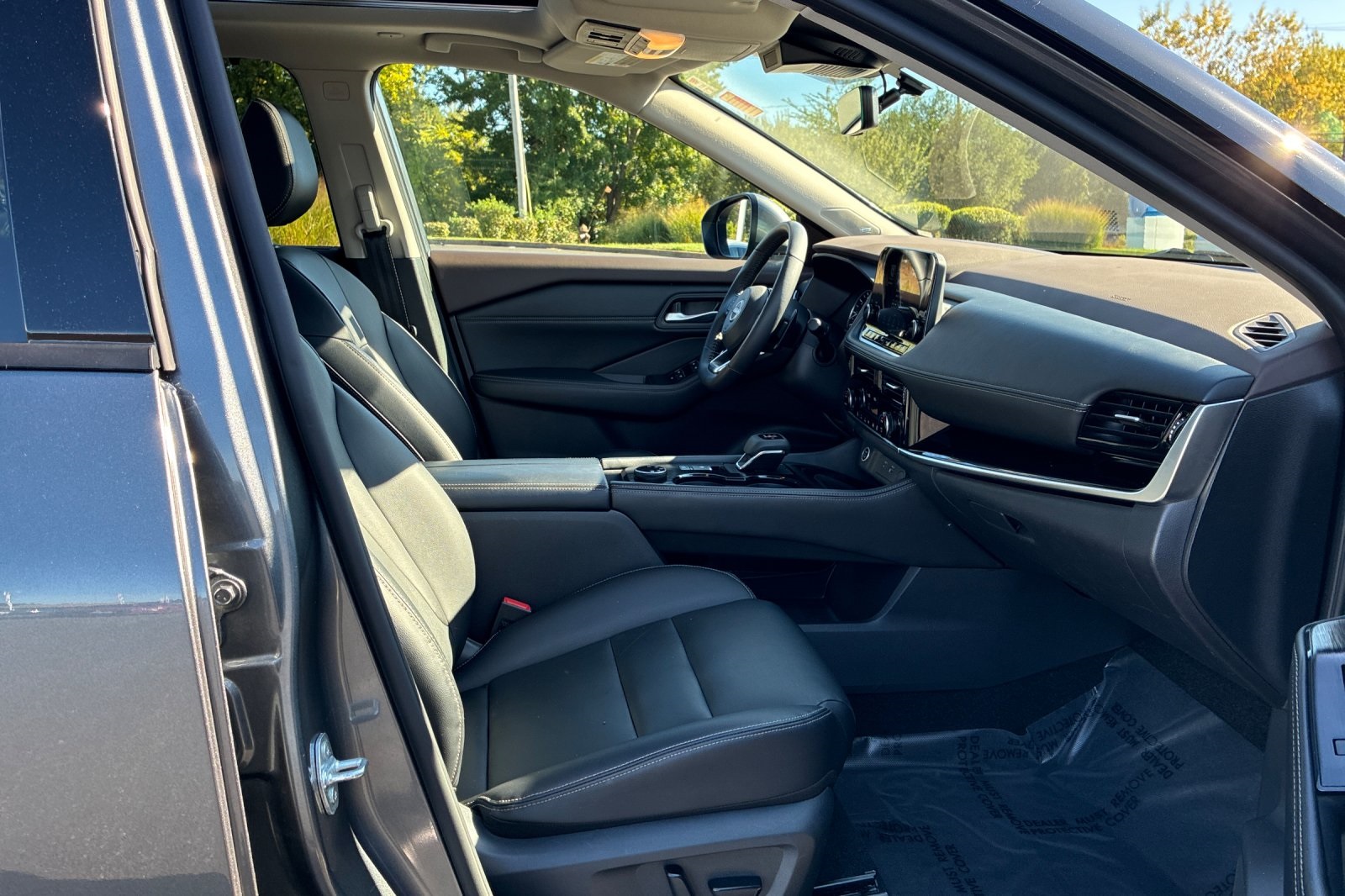 2023 Nissan Rogue SL photo 17