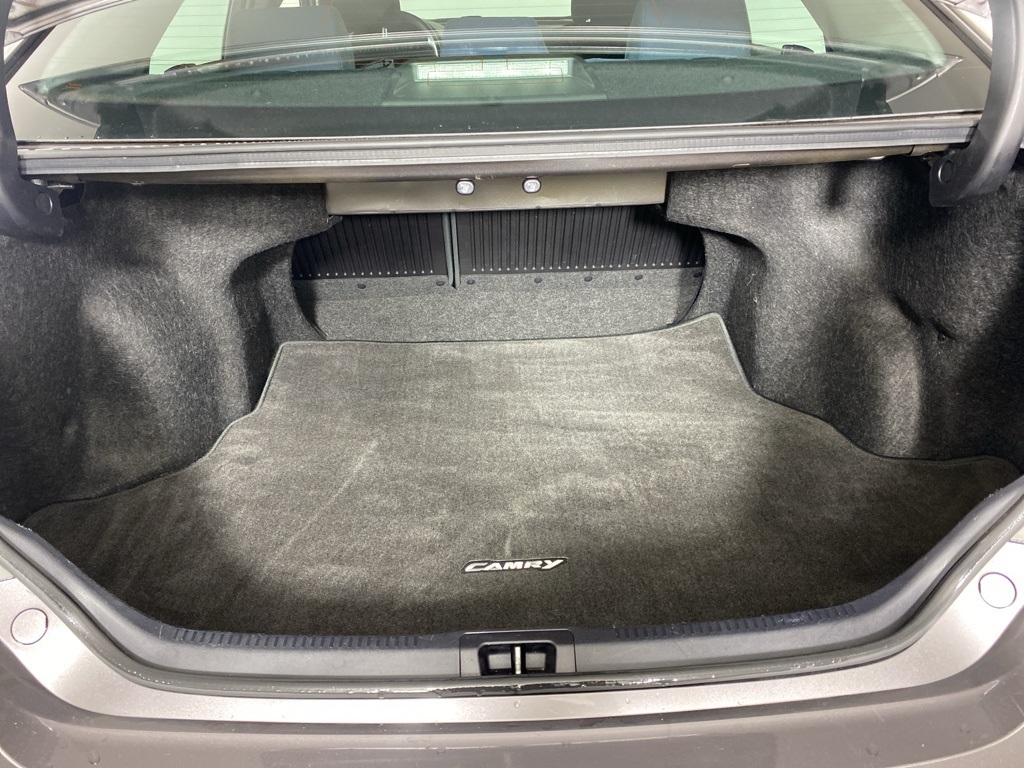 2016 Toyota Camry LE photo 24