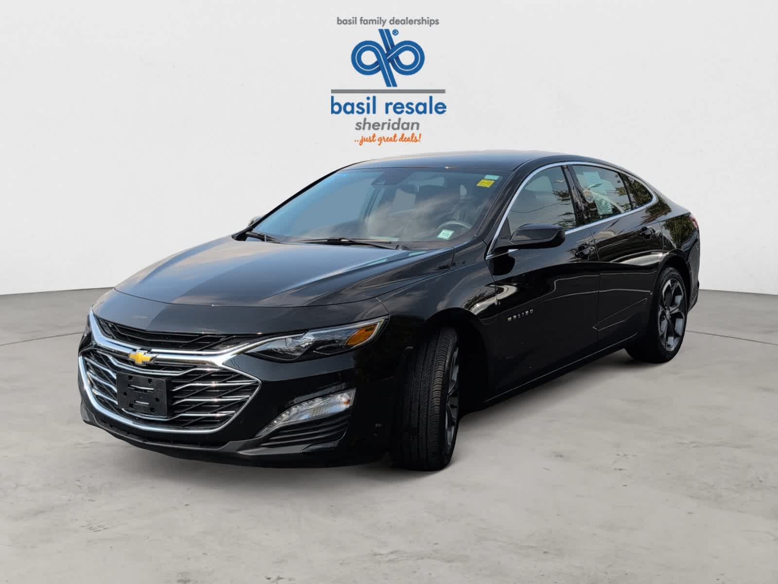 2023 Chevrolet Malibu 1LT photo 2