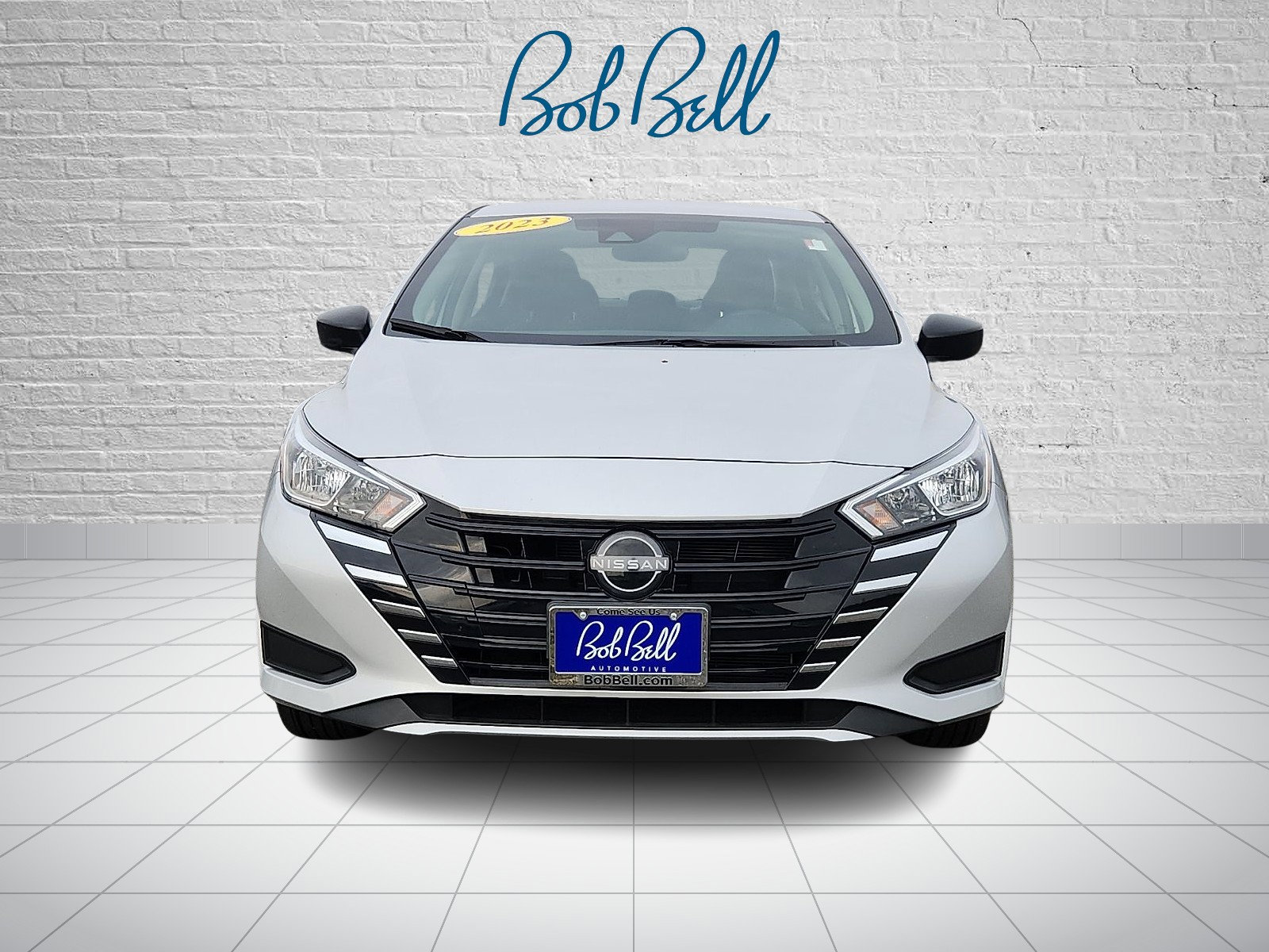 2023 Nissan Versa 1.6 S photo 2