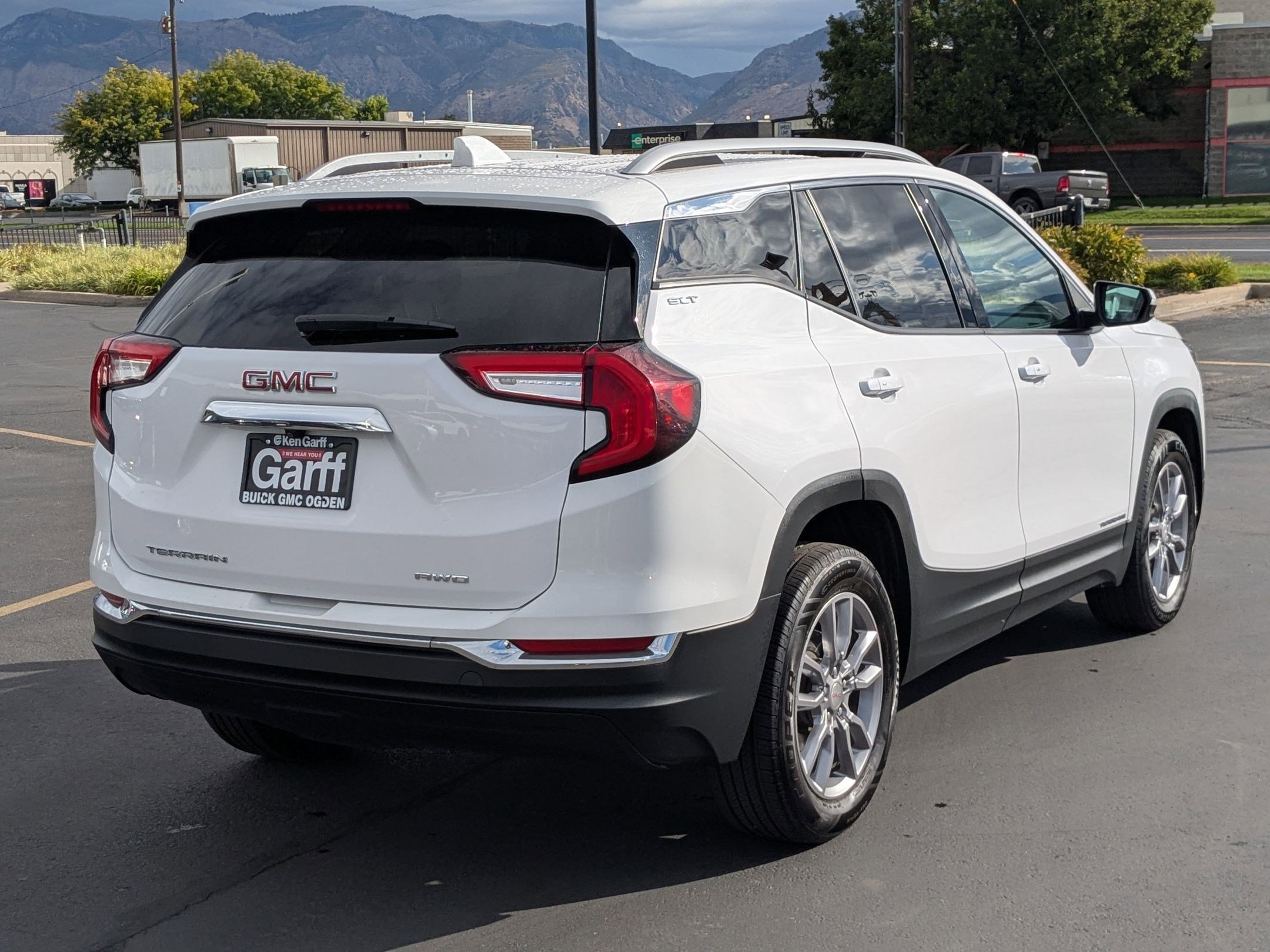 2022 Gmc Terrain SLT photo 2