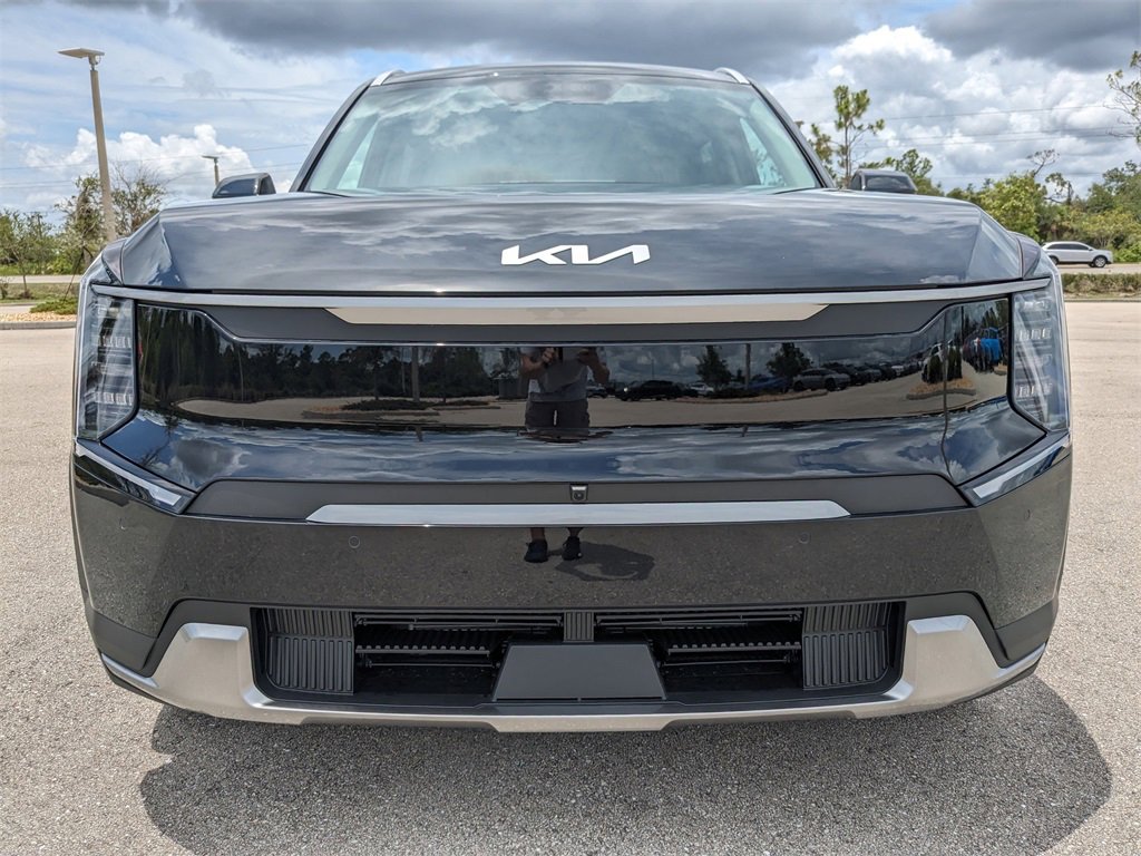 2026 Kia EV9 Wind photo 3
