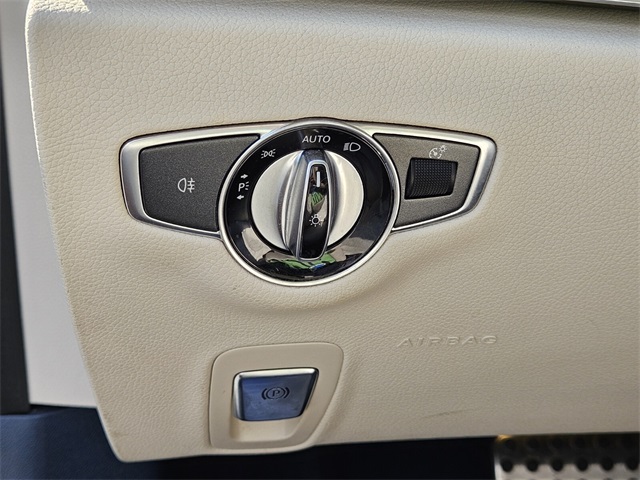 2022 Mercedes Benz E 450 photo 27