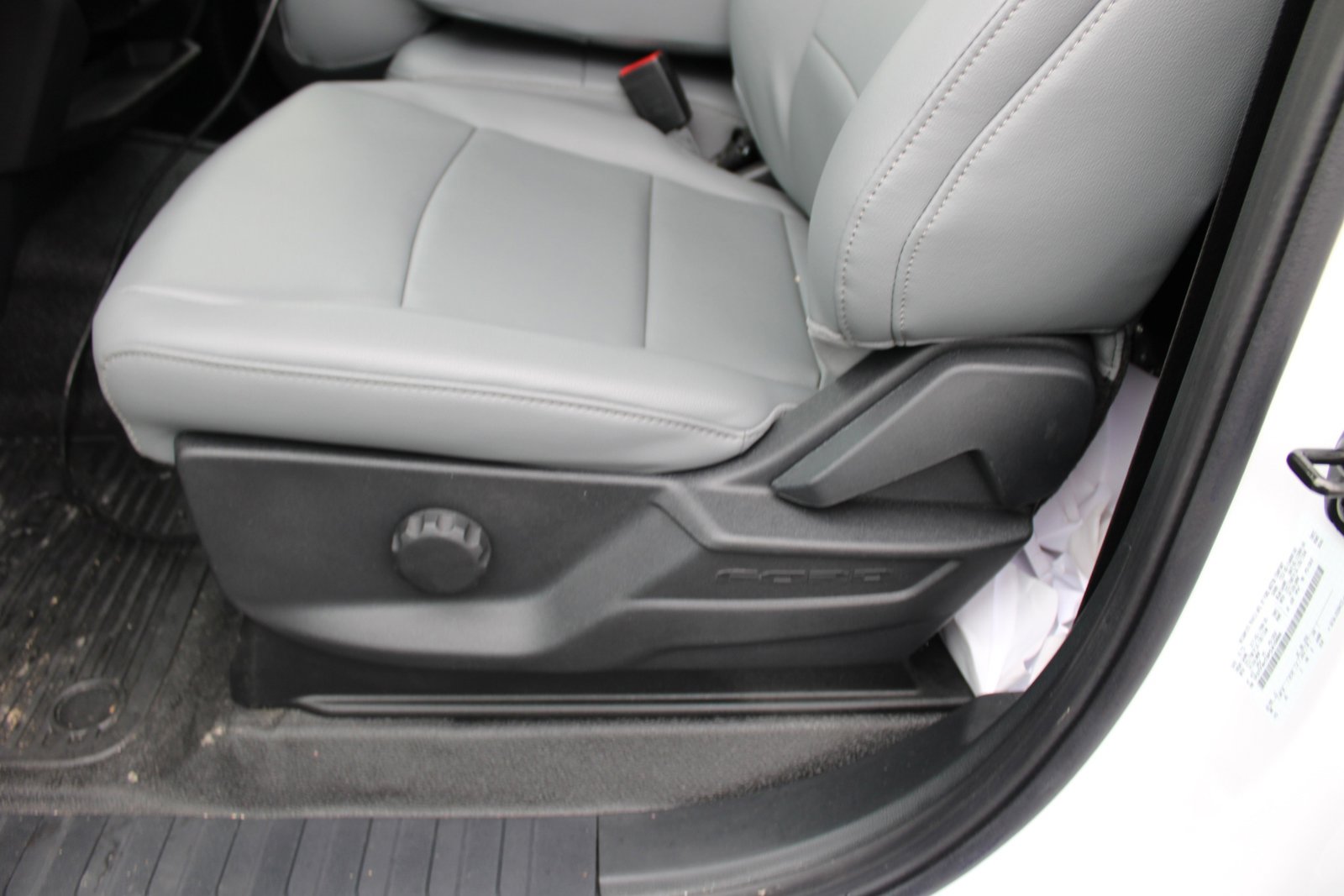 2023 FORD F-450 - Image 31