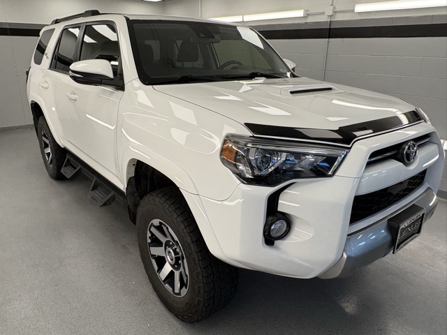 2020 Toyota 4Runner TRD Off-Road Premium photo 3