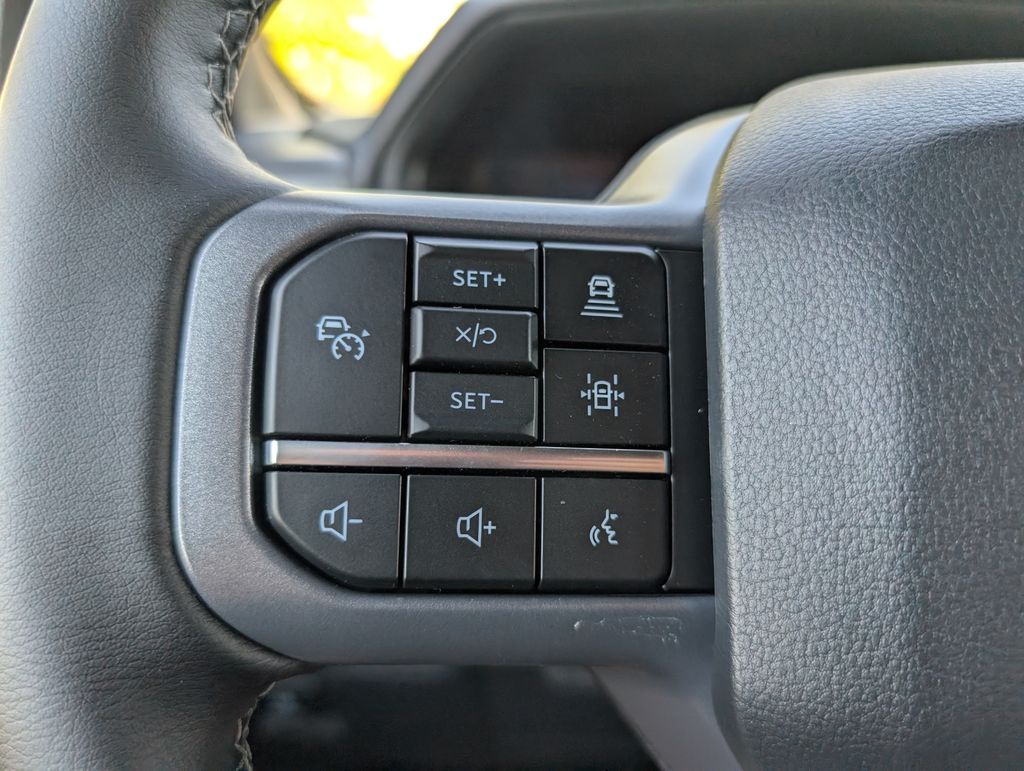 2025 Ford F-150 XLT photo 9