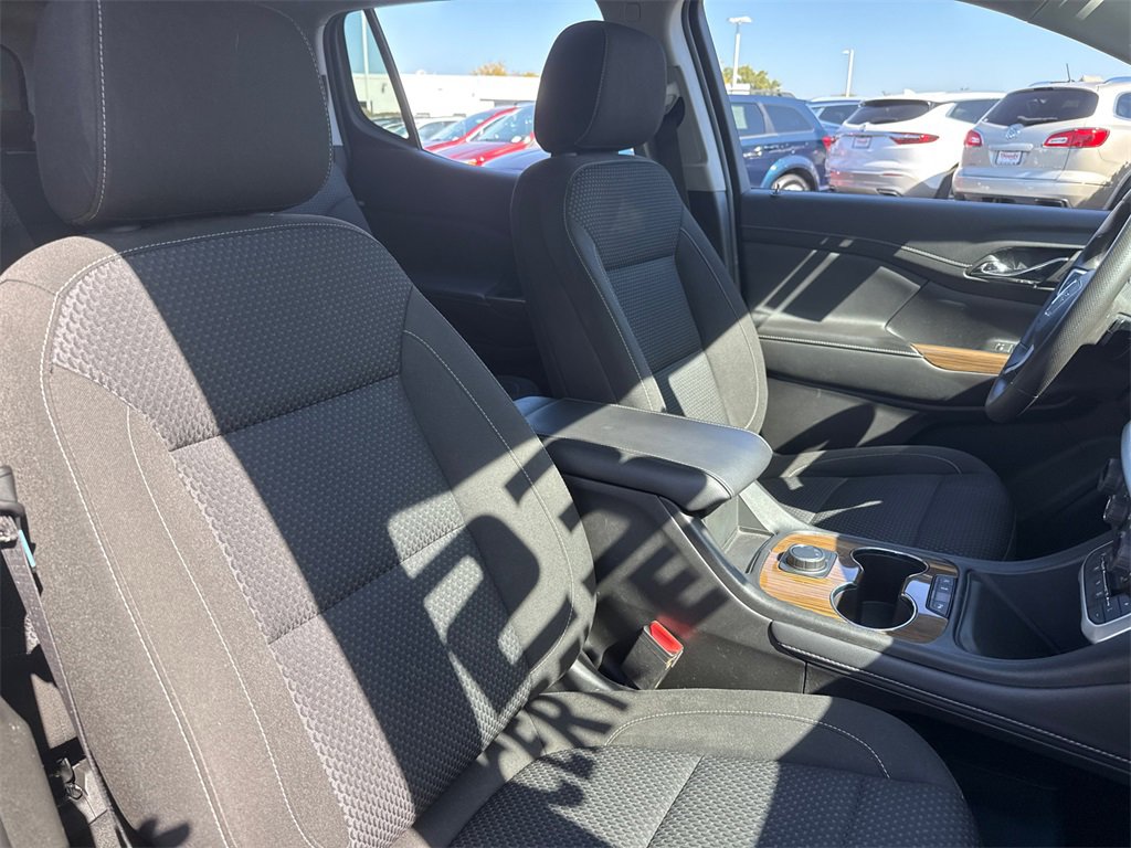 2023 Gmc Acadia SLE photo 35