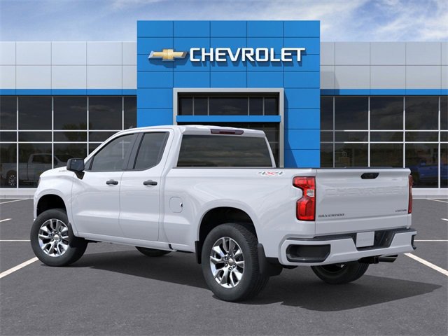 2025 Chevrolet Silverado 1500 Custom photo 2