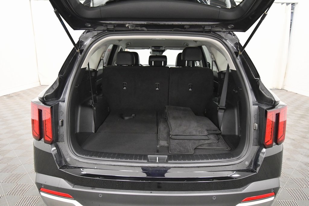 2025 Kia Sorento S photo 4