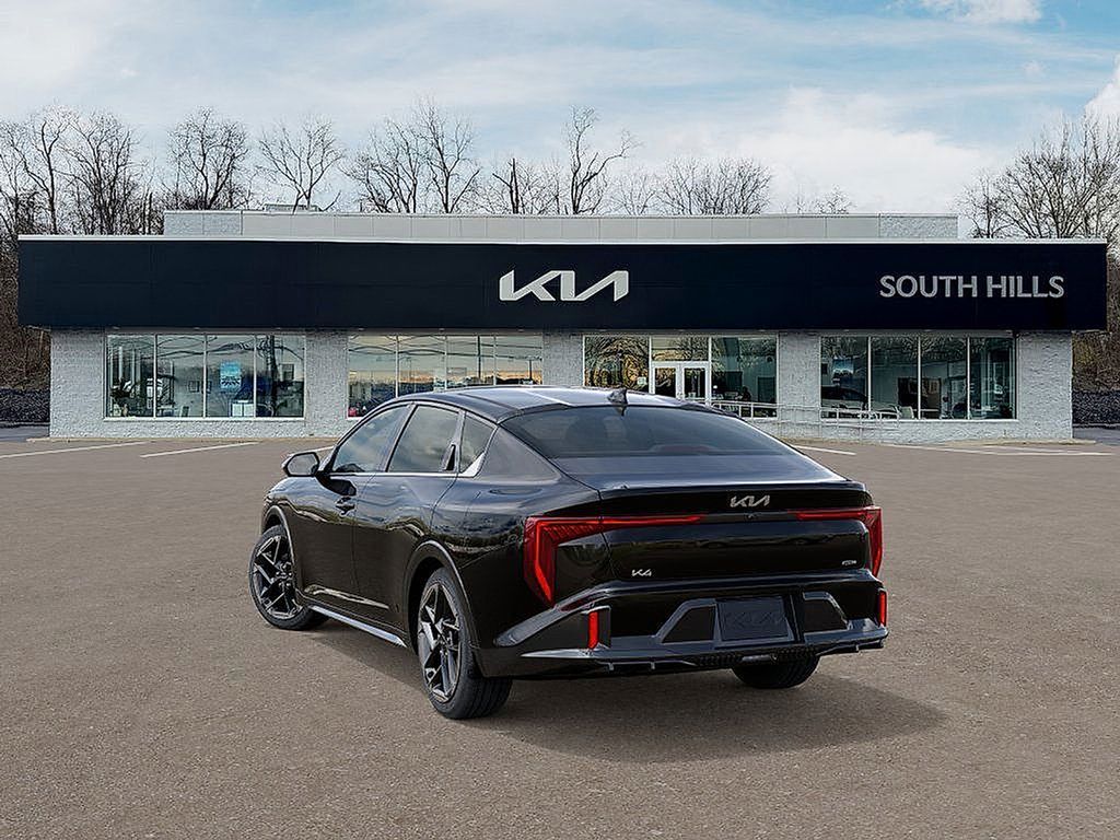 2025 Kia K4 GT-Line photo 2