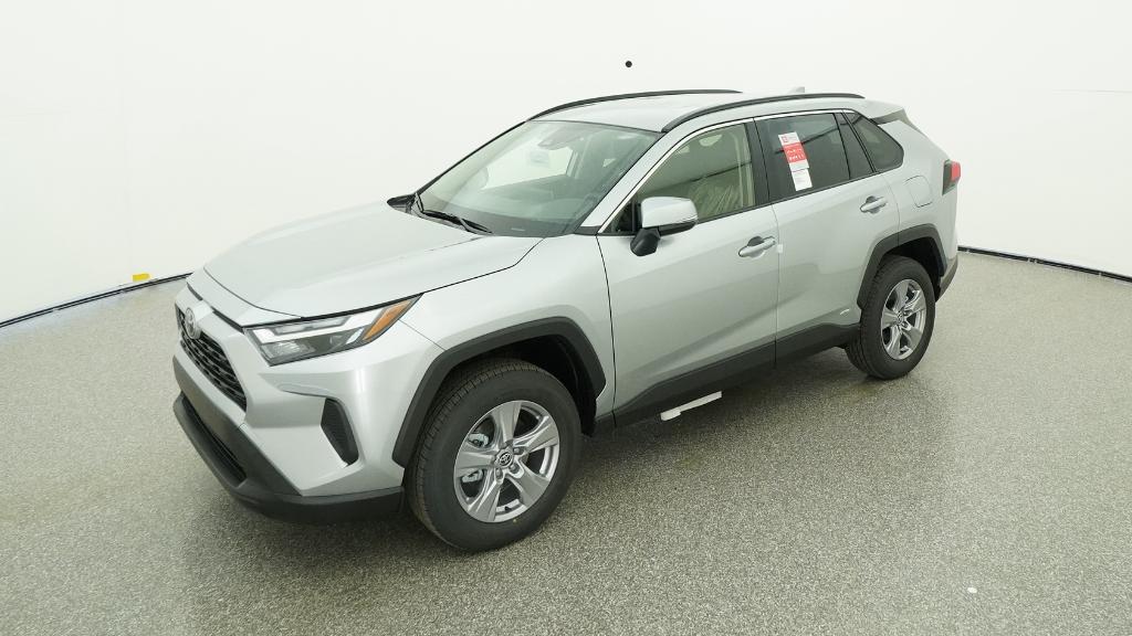 2025 Toyota RAV4 XLE's photo