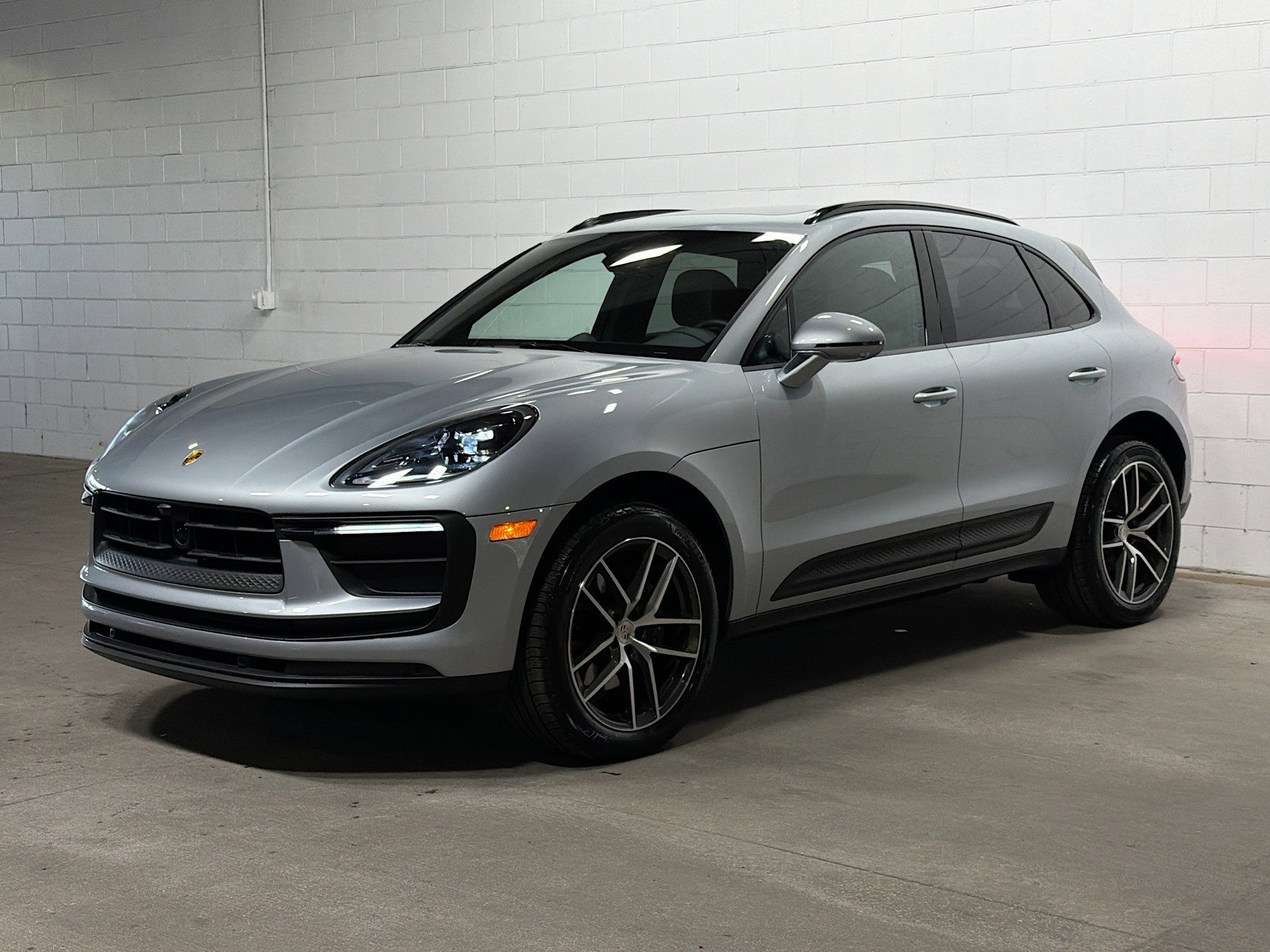 2025 Porsche Macan T's photo