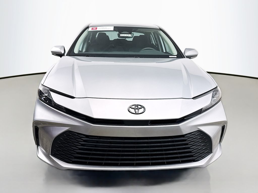 2025 Toyota Camry Hybrid LE photo 2