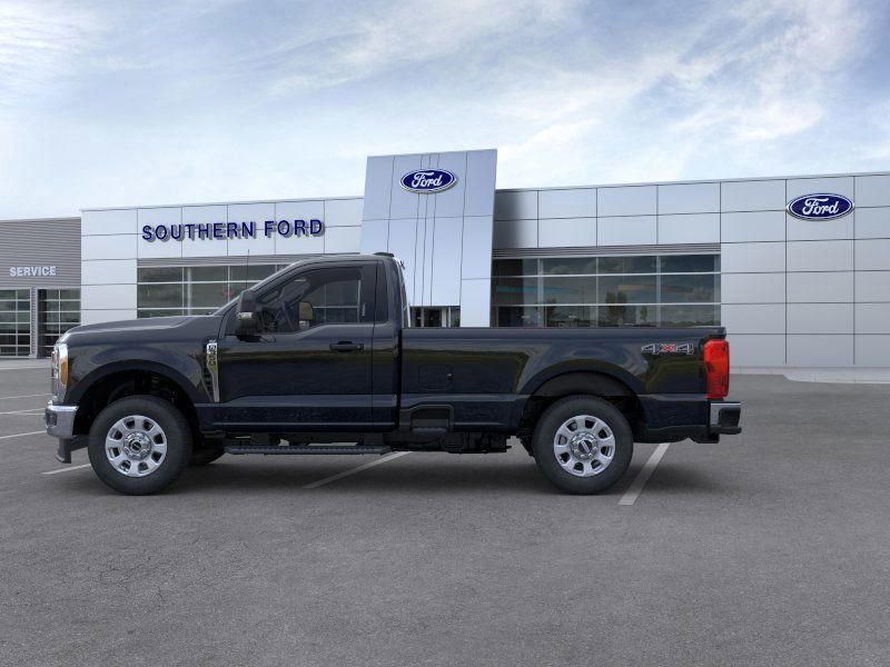 2025 Ford F-350 XLT photo 3