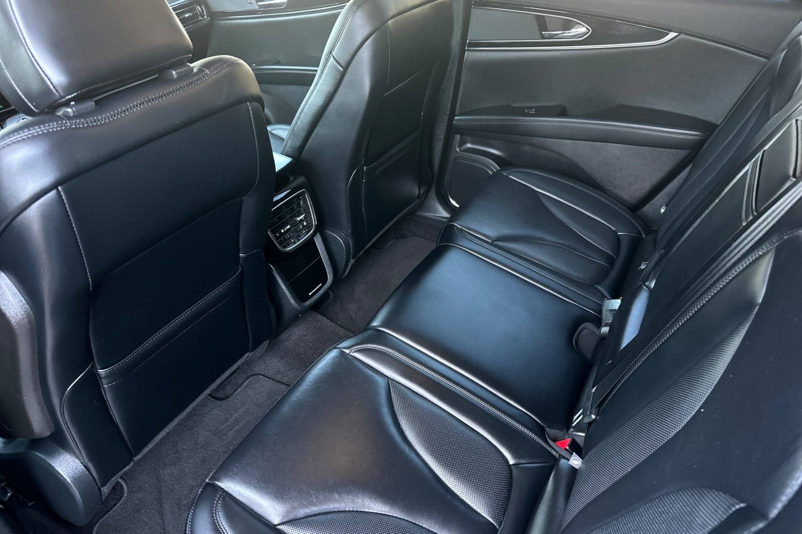 2021 Lincoln Nautilus Standard photo 7