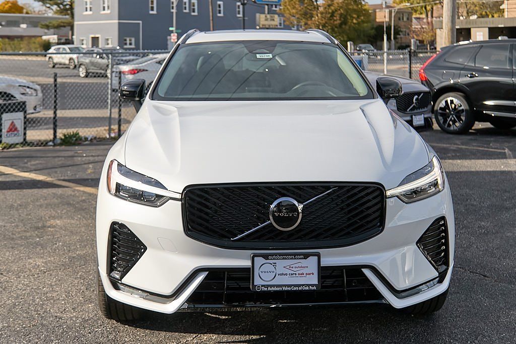 2026 VOLVO XC60 - Image 4