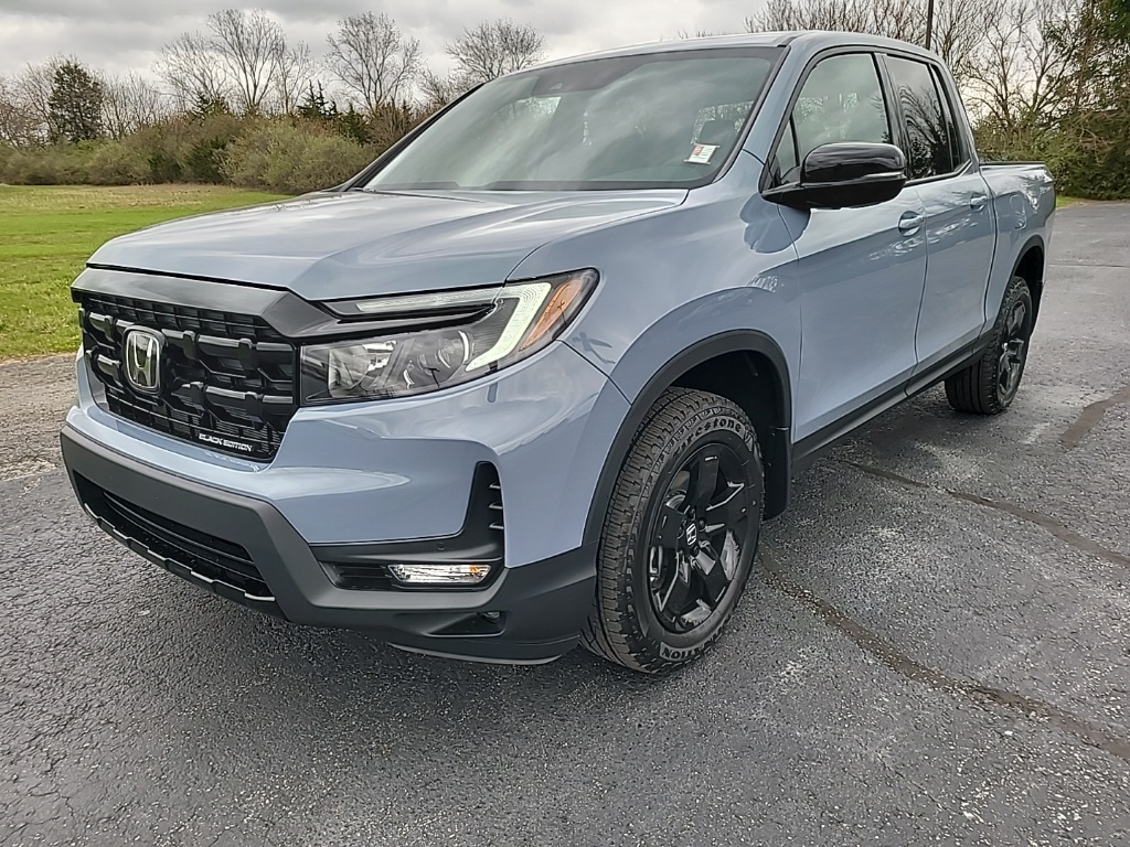 2025 Honda Ridgeline Black Edition photo 2