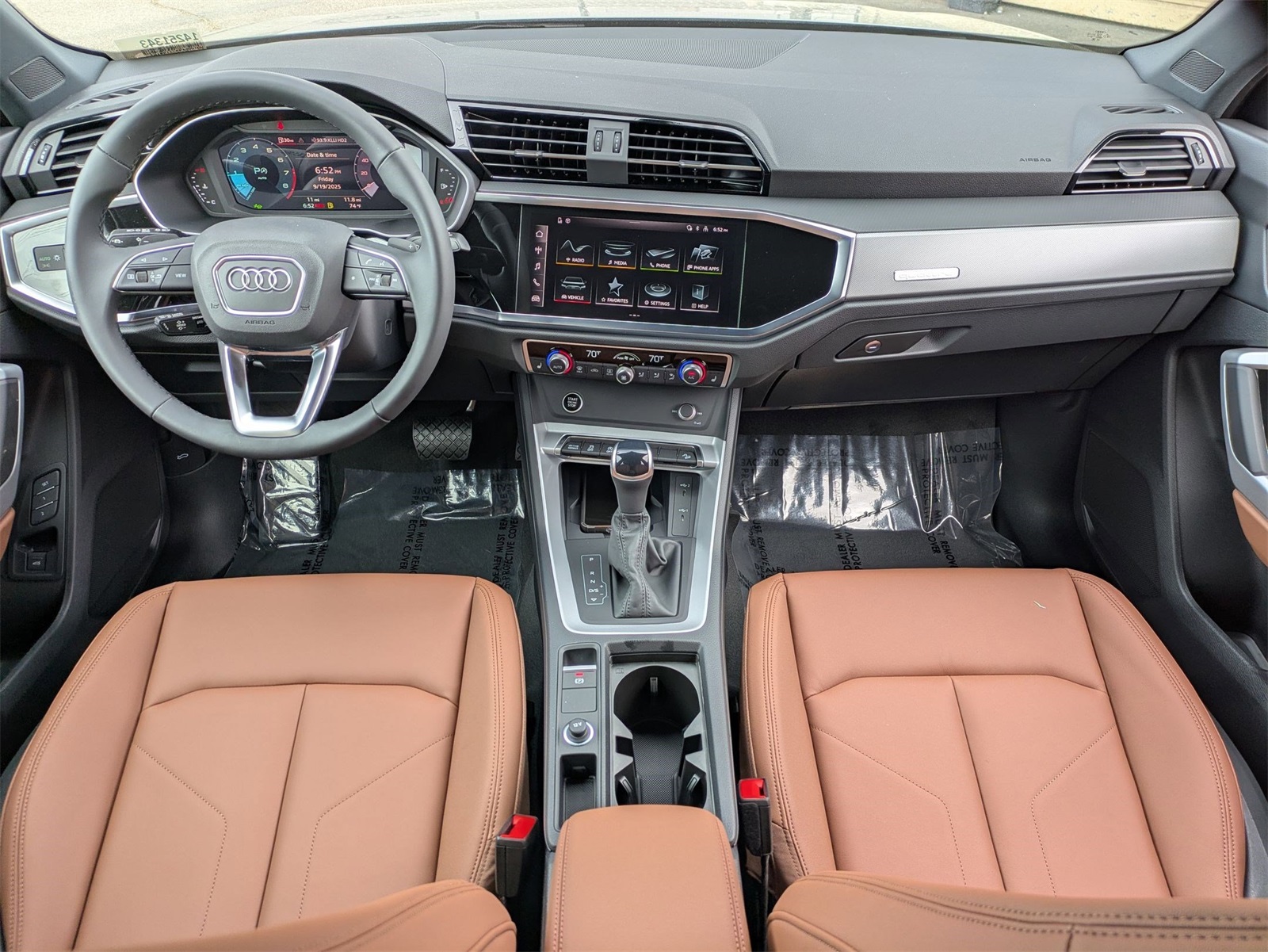 2025 Audi Q3 S line Premium photo 2