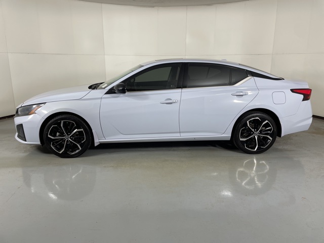 2023 Nissan Altima 2.5 SR photo 4