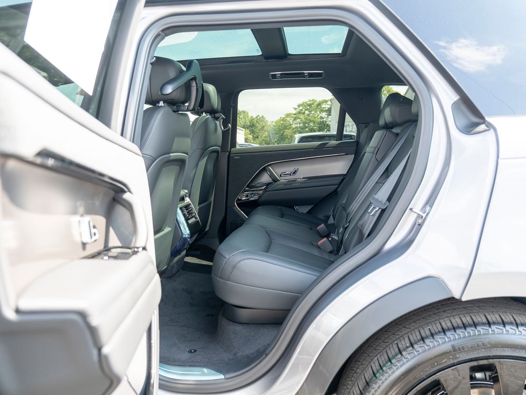 2025 Land Rover Range Rover Sport SE photo 20
