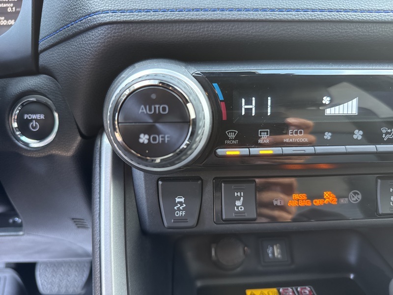 2023 Toyota RAV4 Hybrid XSE photo 28