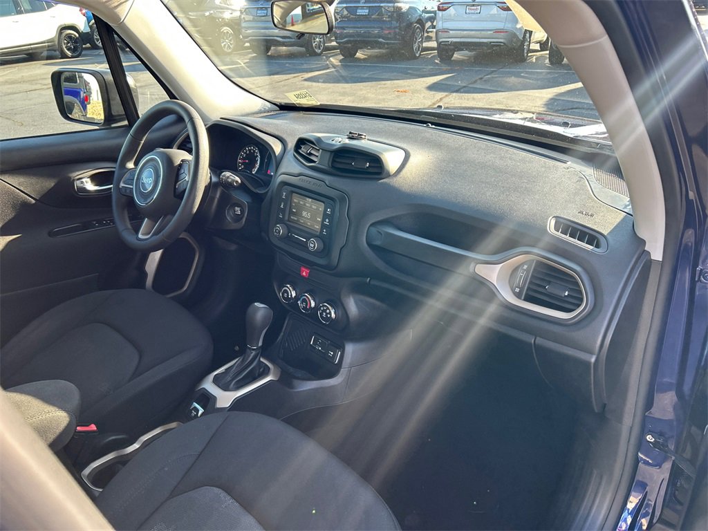 2017 Jeep Renegade Sport photo 32