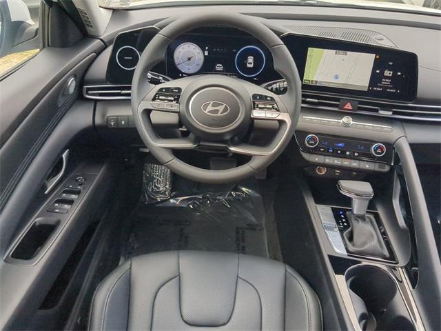 2025 Hyundai Elantra Limited photo 14