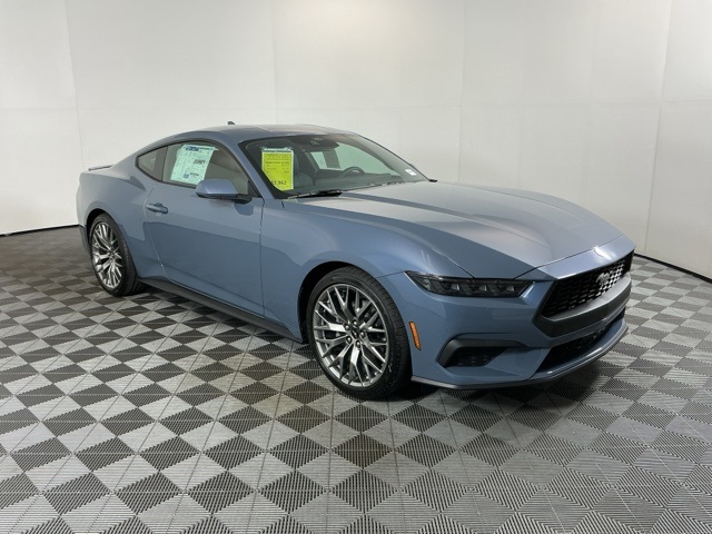 2025 Ford Mustang EcoBoost Premium photo 3