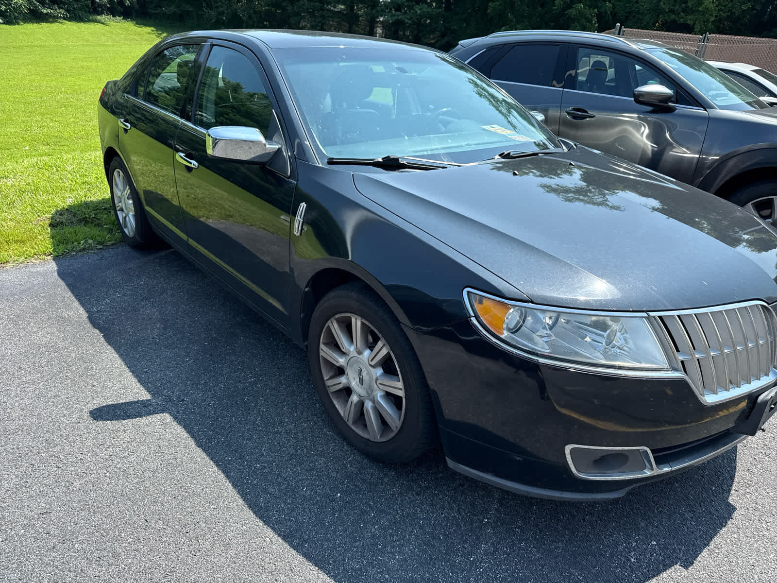 2012 Lincoln MKZ Base photo 2