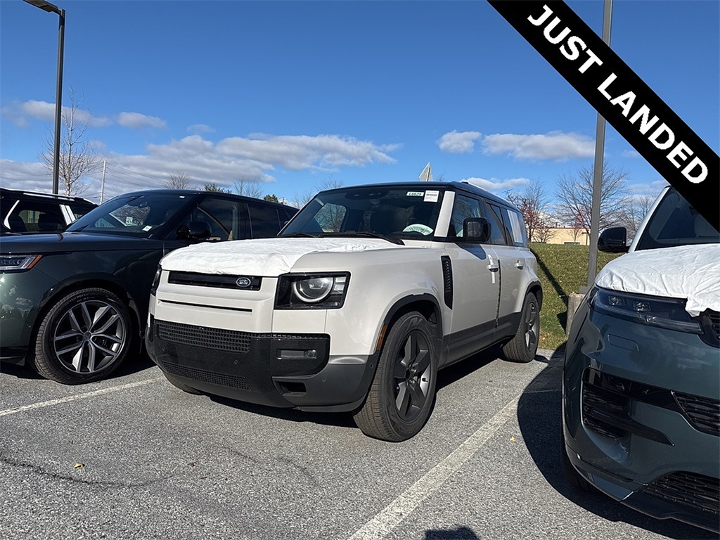 2026 Land Rover Defender S's photo