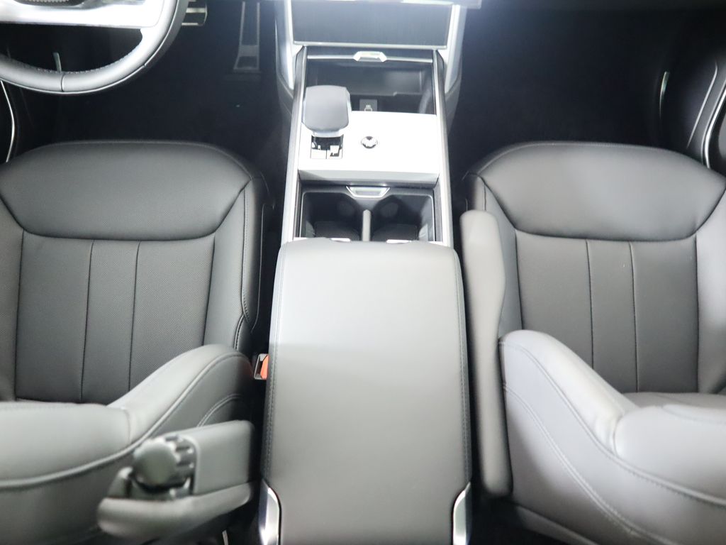2025 Land Rover Range Rover SE photo 18