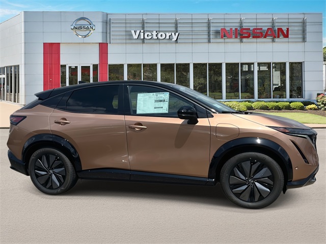 2025 Nissan ARIYA Platinum photo 2