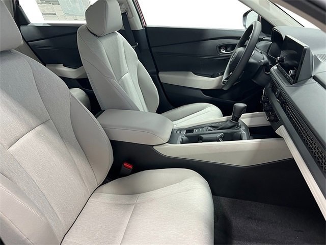 2025 Honda Accord LX photo 17