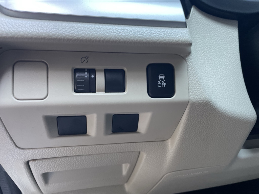2013 Subaru Crosstrek 2.0i Premium photo 9