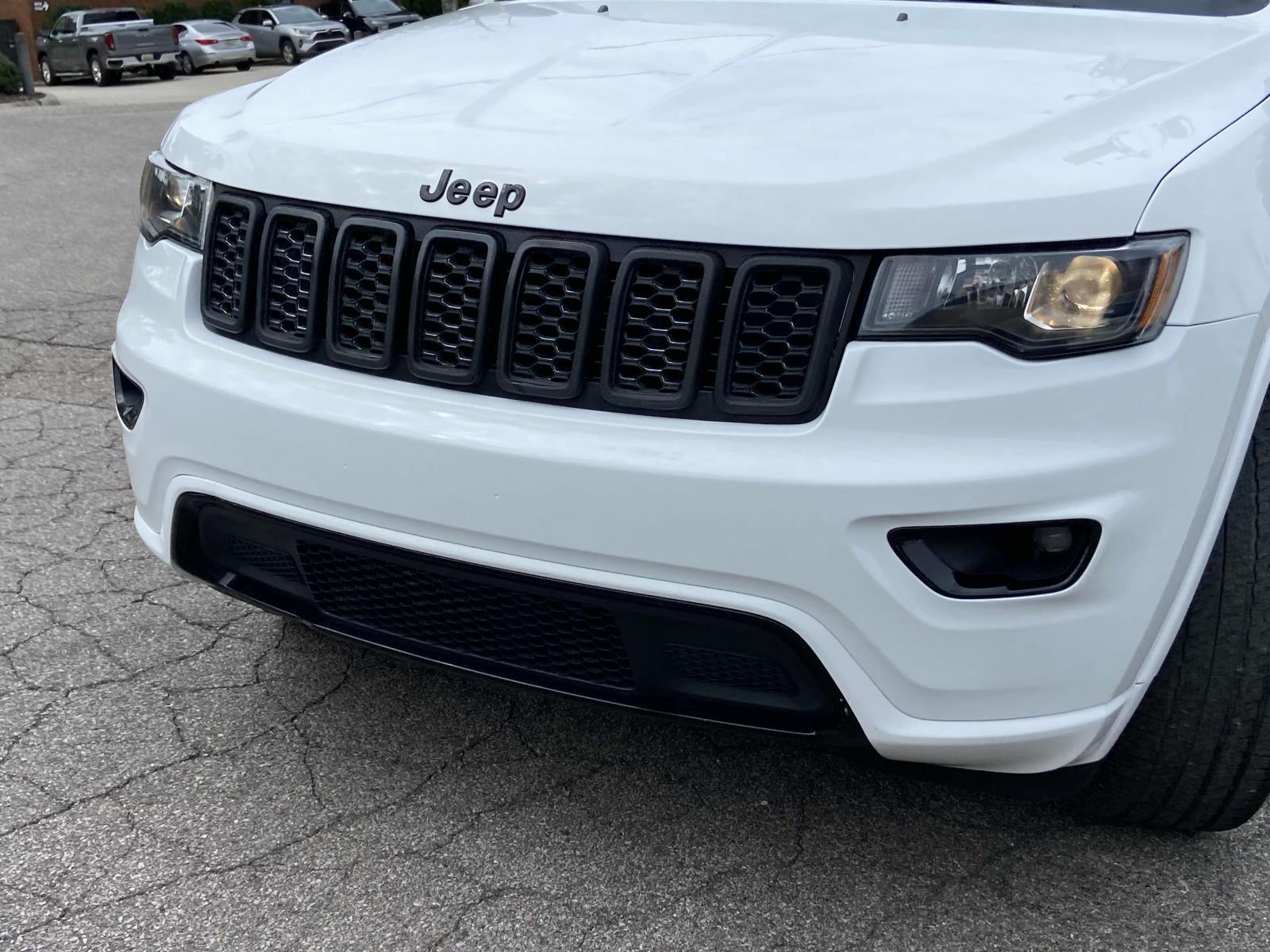 2018 Jeep Grand Cherokee Altitude photo 25