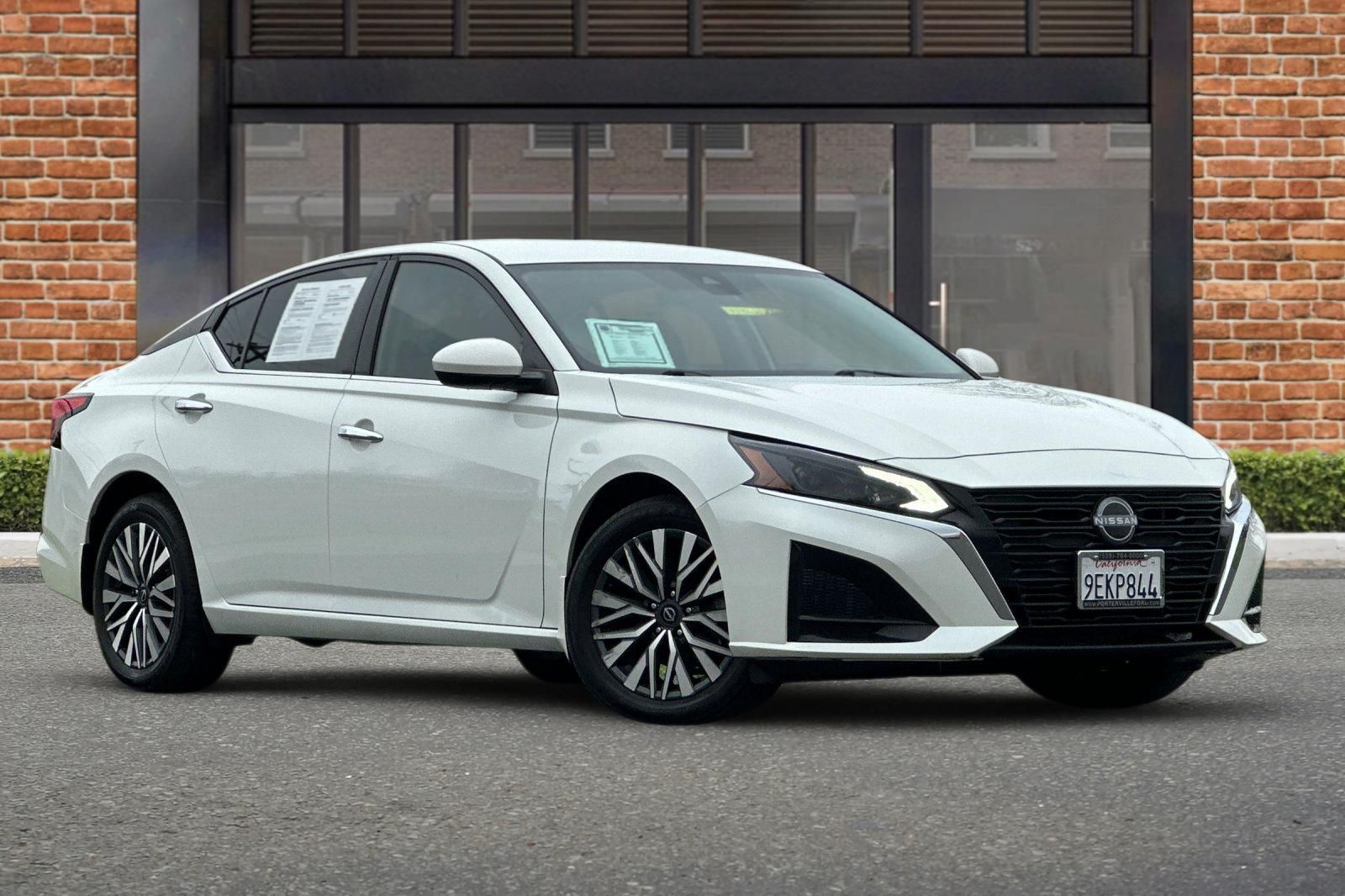 Used 2023 Nissan Altima SV with VIN 1N4BL4DW7PN332557 for sale in Porterville, CA