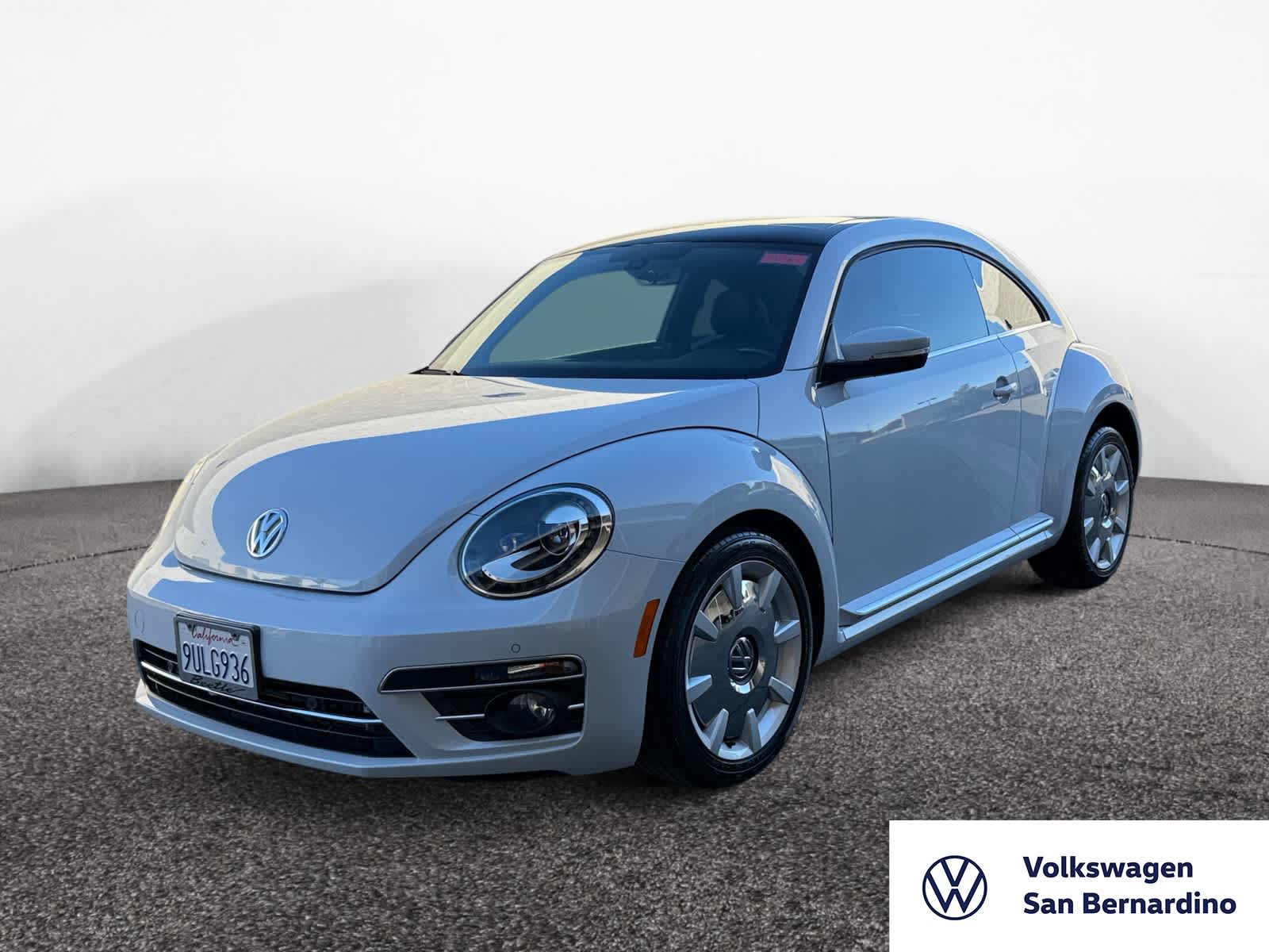 2019 Volkswagen Beetle SE's photo